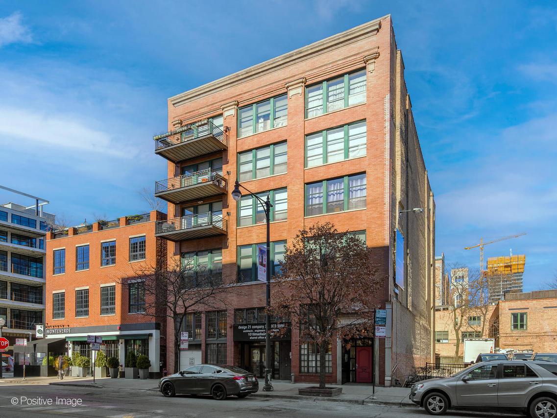 1016 W Madison St. #5N, Chicago, IL 60607