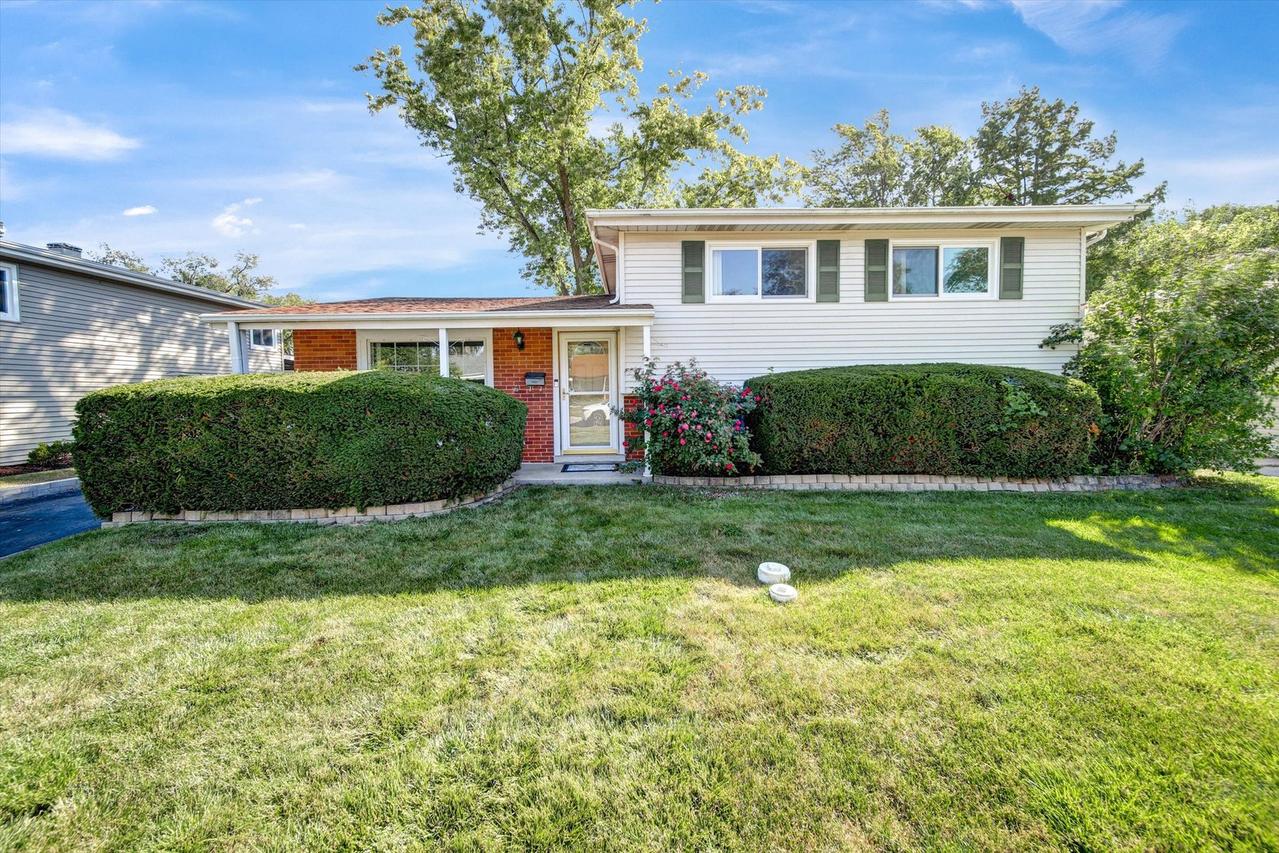 445 S Yale Ave., Addison, IL 60101