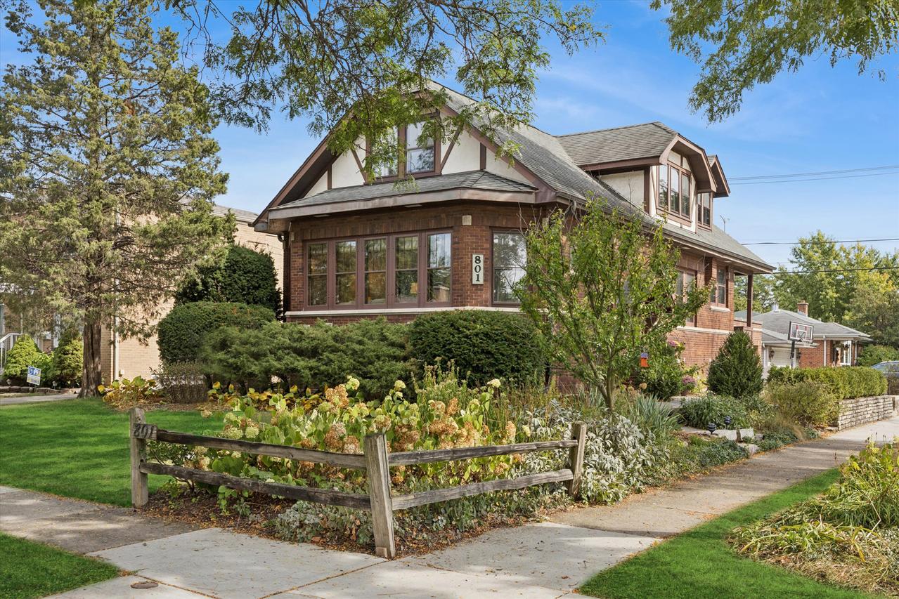 801 Homestead Rd., La Grange Park, IL 60526