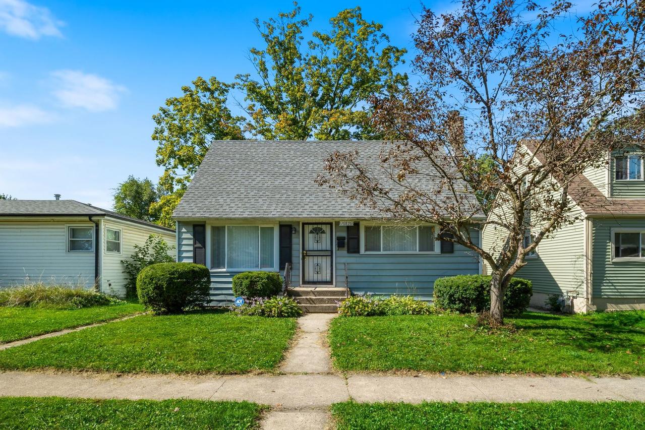 16876 Head Ave., Hazel Crest, IL 60429