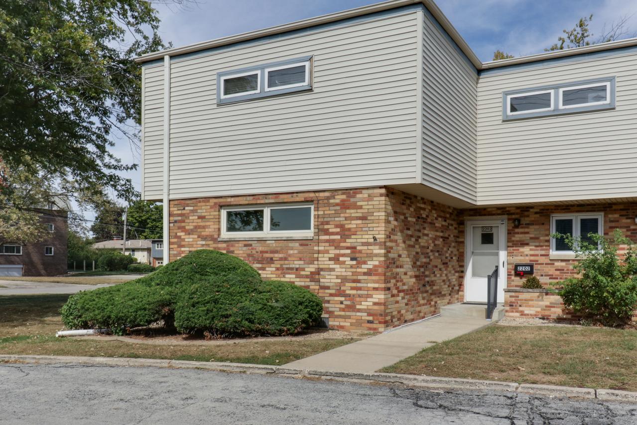 2202 E Lincoln St. #7, Bloomington, IL 61701