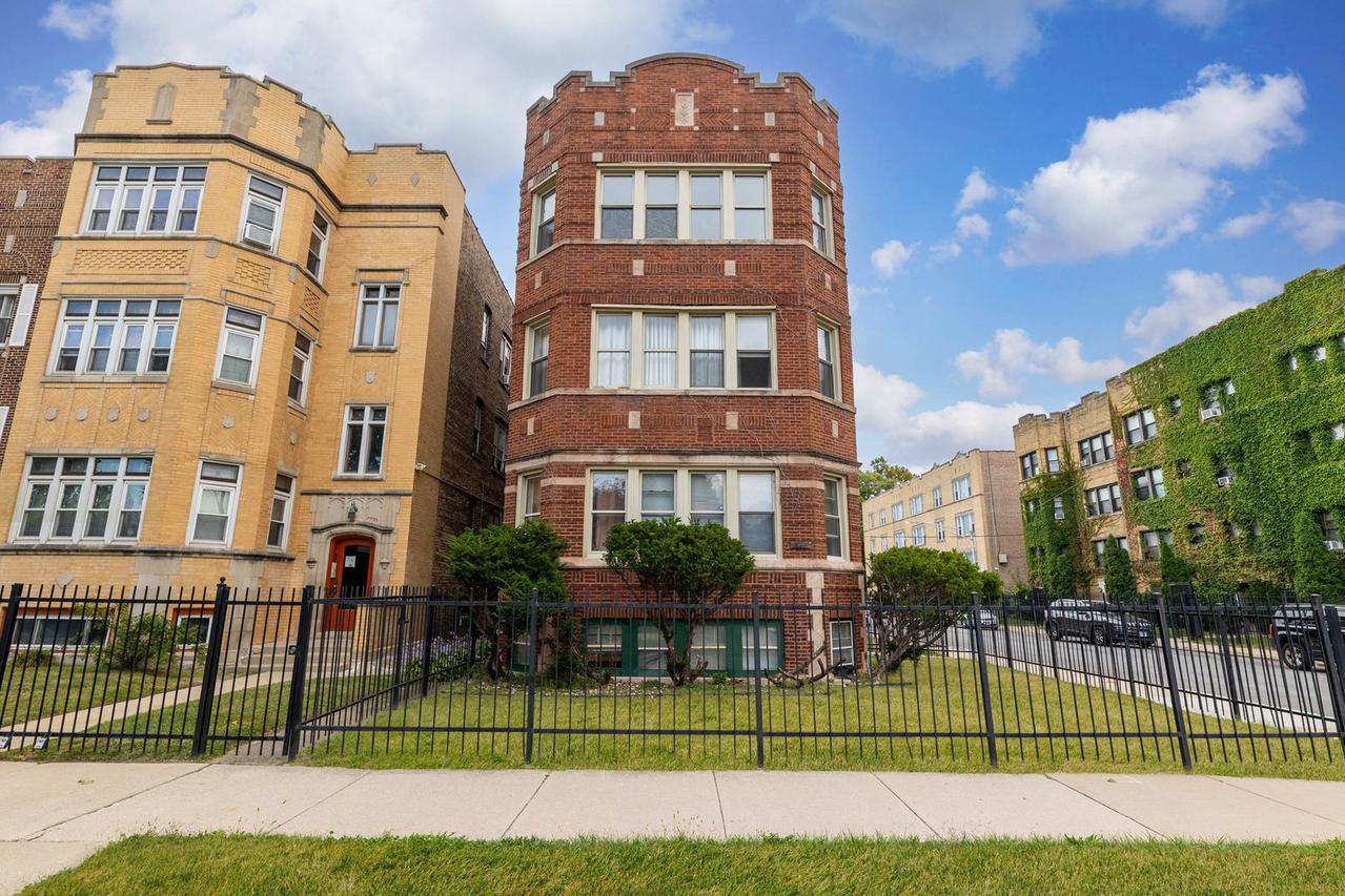 7759 S Constance Ave., Chicago, IL 60649