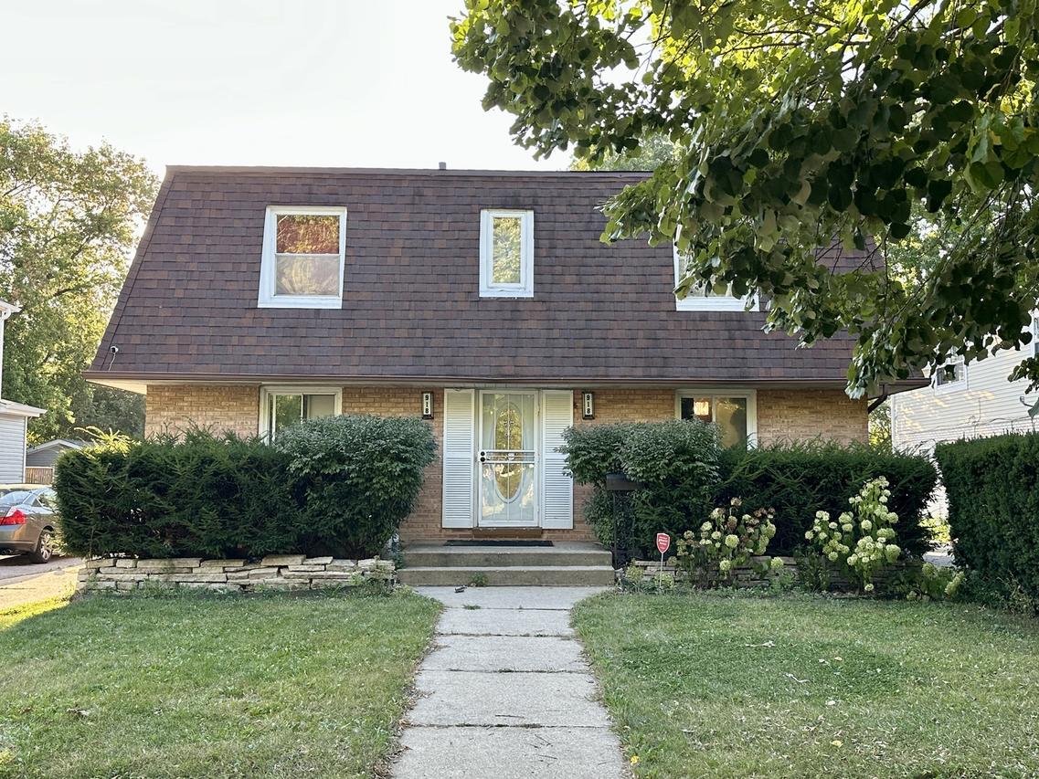 918 N Linden Ave., Waukegan, IL 60085