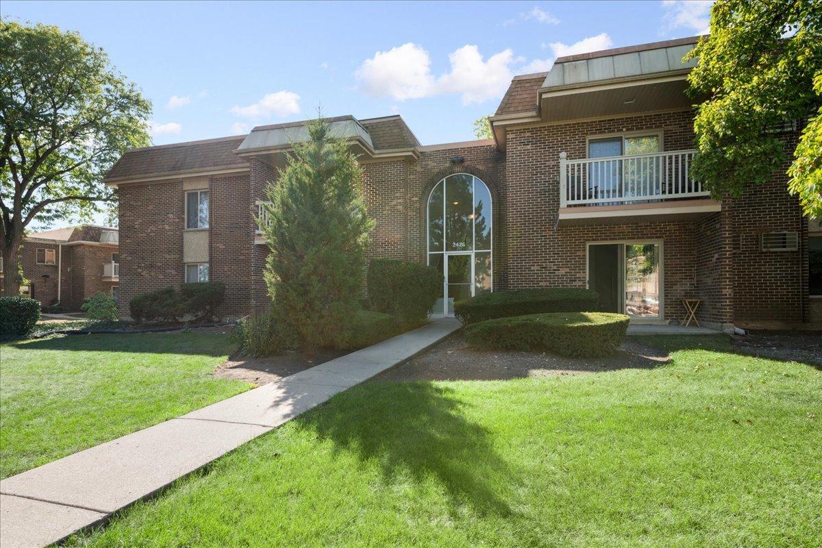 2426 N Kennicott Dr. #1B, Arlington Heights, IL 60004
