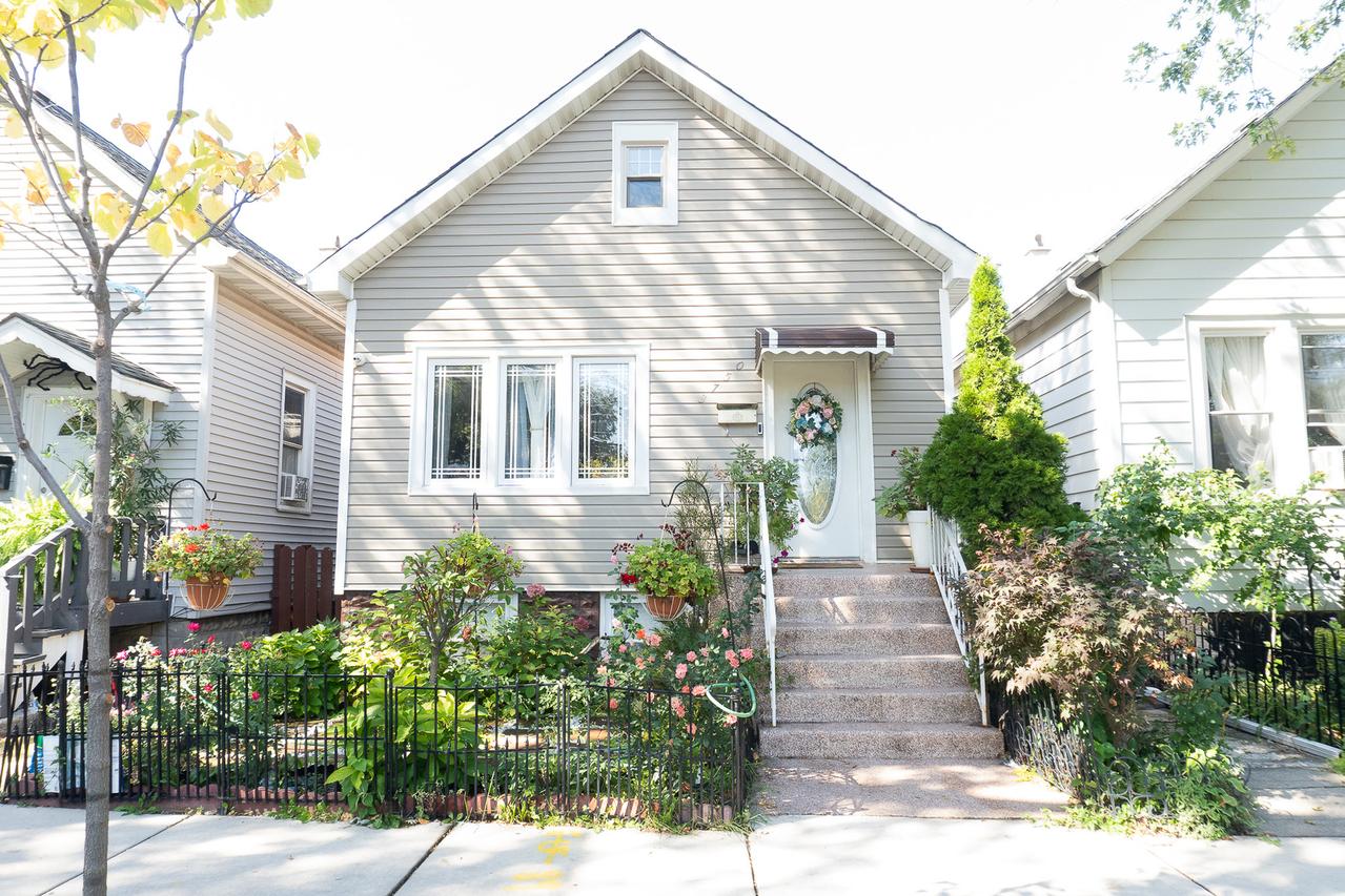 3750 S Rockwell St., Chicago, IL 60632