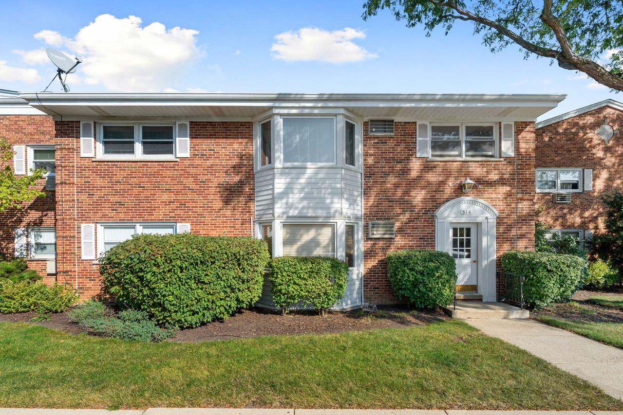 514 W Miner St. #2F, Arlington Heights, IL 60005