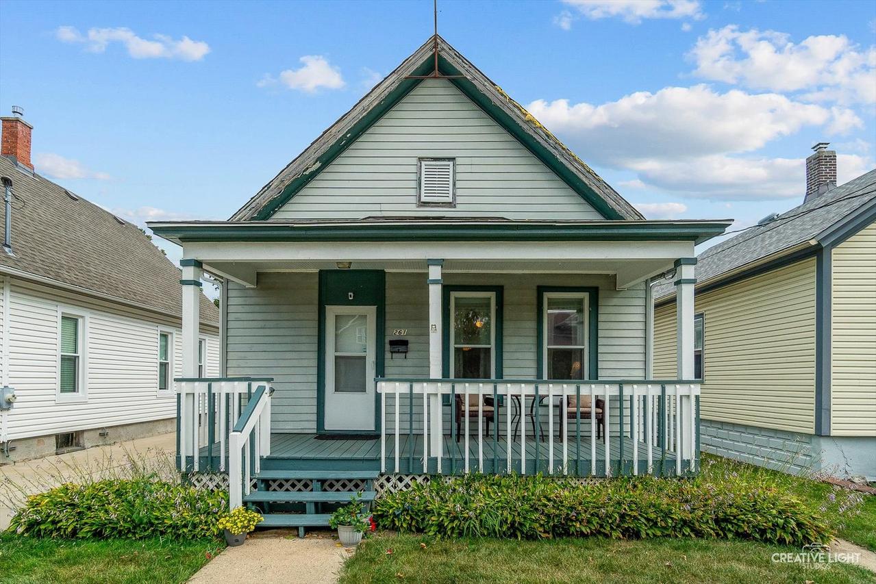 261 Perry St., Elgin, IL 60123