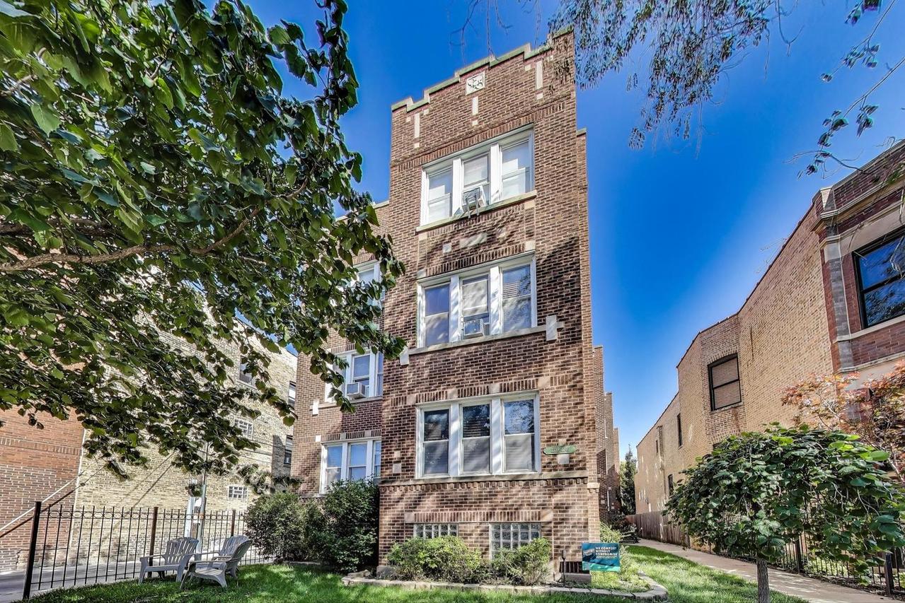 2238 W Wilson Ave. #2N, Chicago, IL 60625
