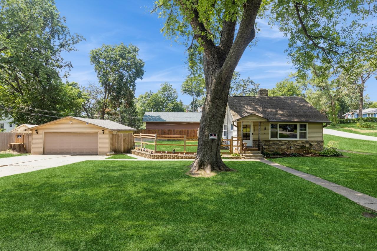 7701 Cedar Rd., Wonder Lake, IL 60097