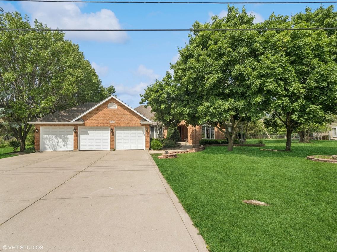 1520 Grant St., Schaumburg, IL 60193