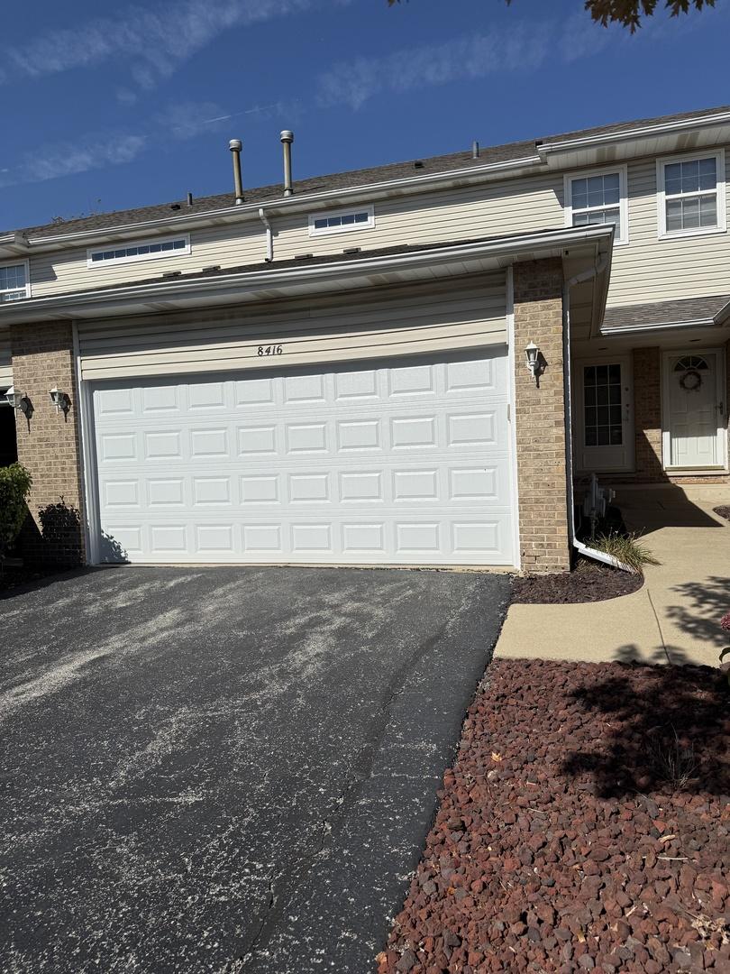 8416 Stratford Dr., Tinley Park, IL 60487