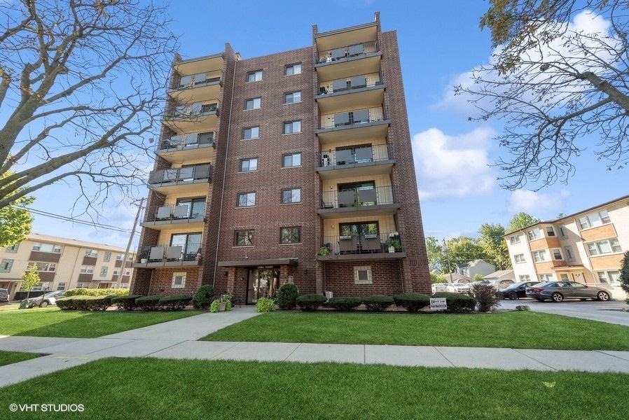 1491 Ashland Ave. #3NW, Des Plaines, IL 60016