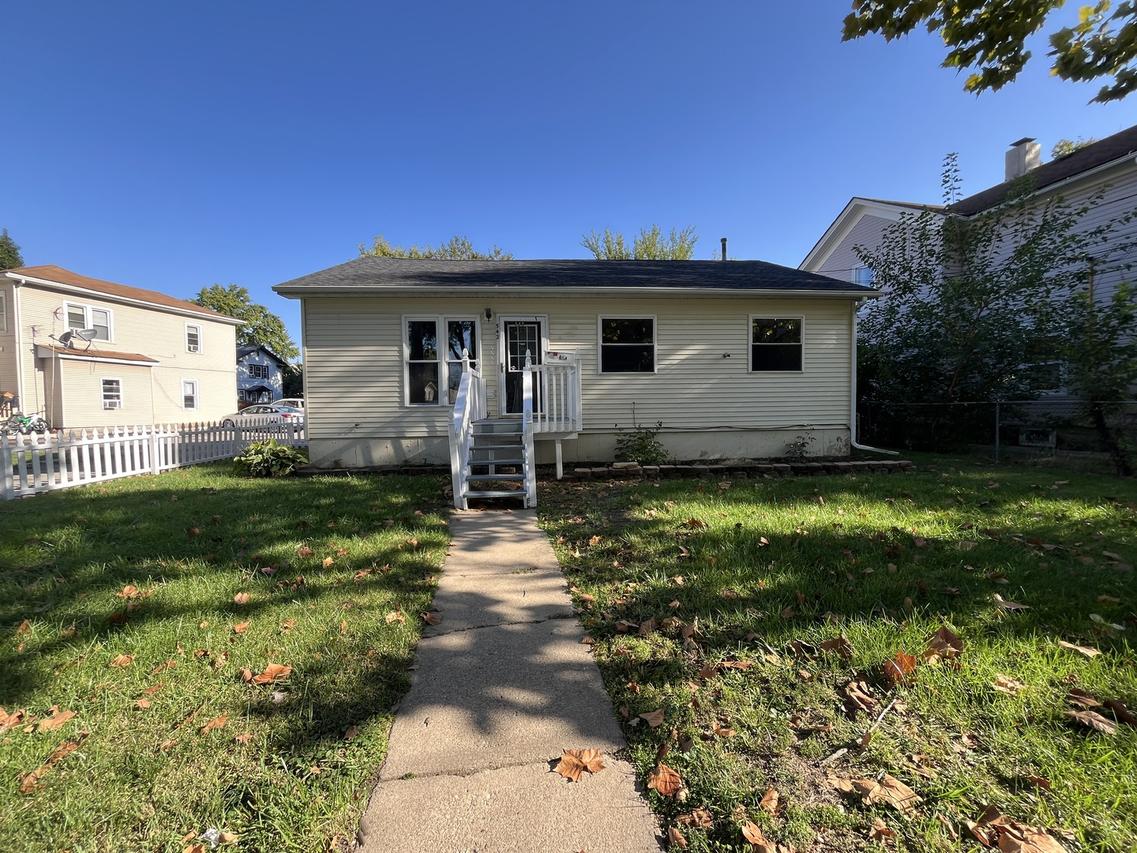 542 E Downer Pl., Aurora, IL 60505