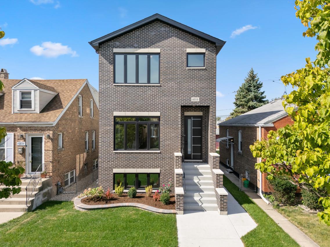 6016 S Mayfield Ave., Chicago, IL 60638