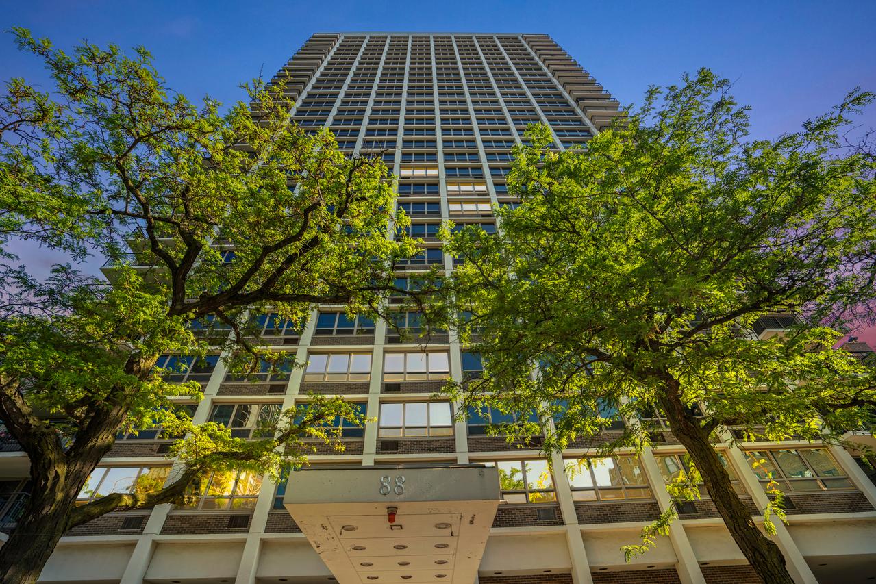 88 W Schiller St. #904, Chicago, IL 60610