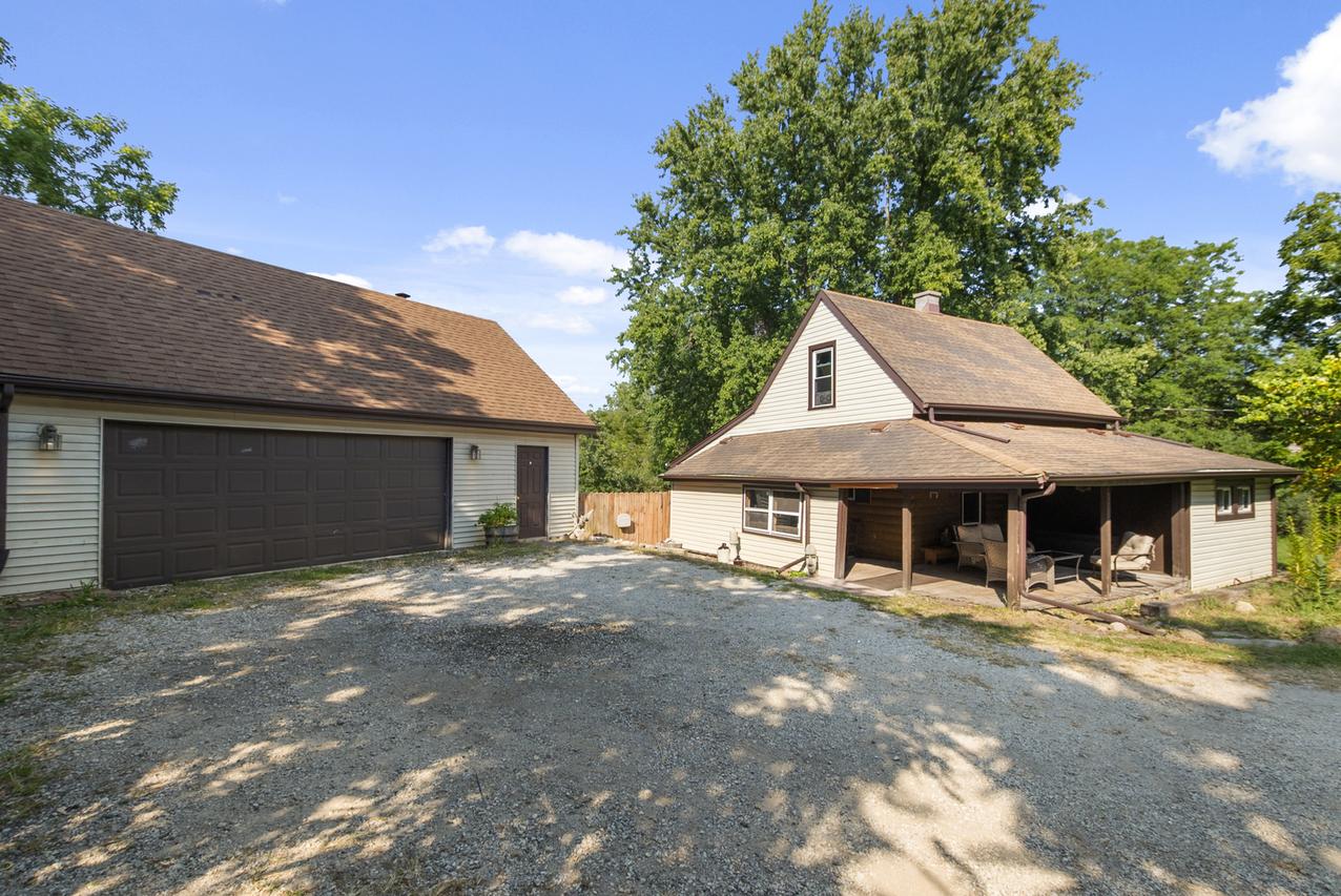 331 Old Hickory Rd., New Lenox, IL 60451