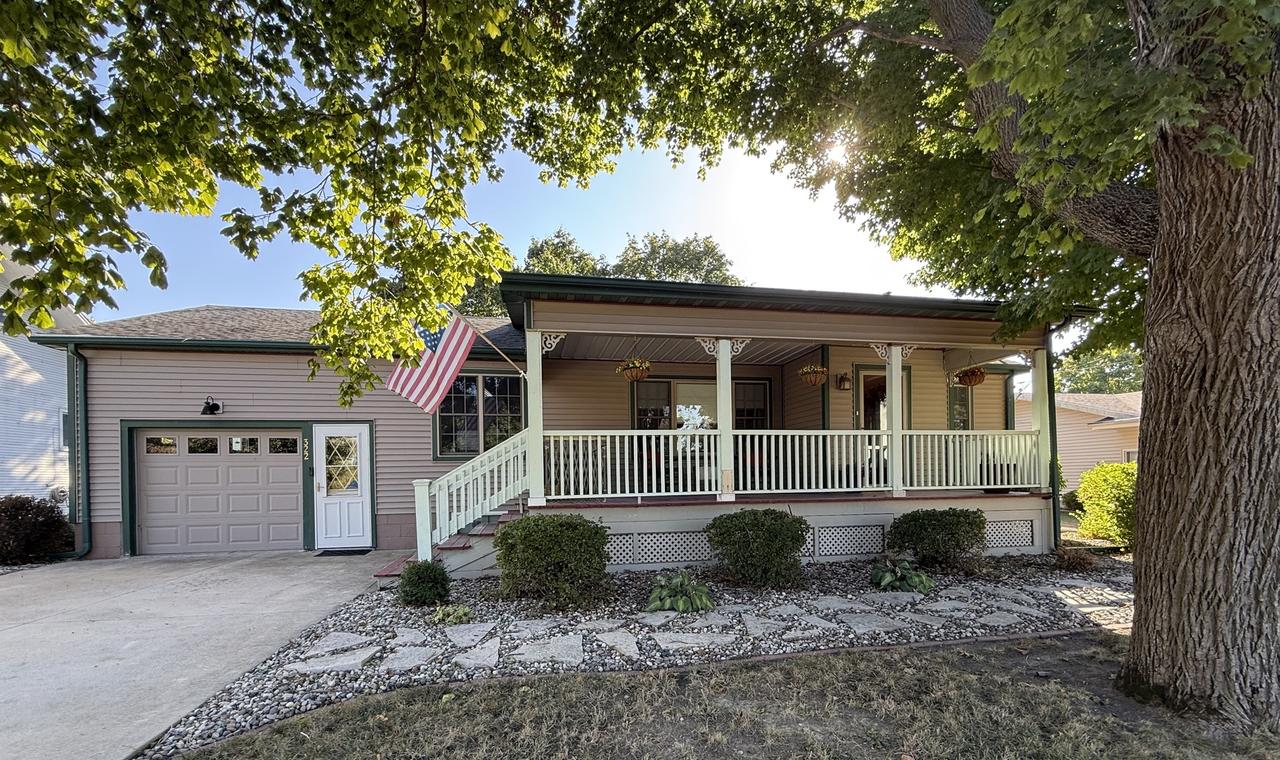 322 N Main St., Elliott, IL 60933