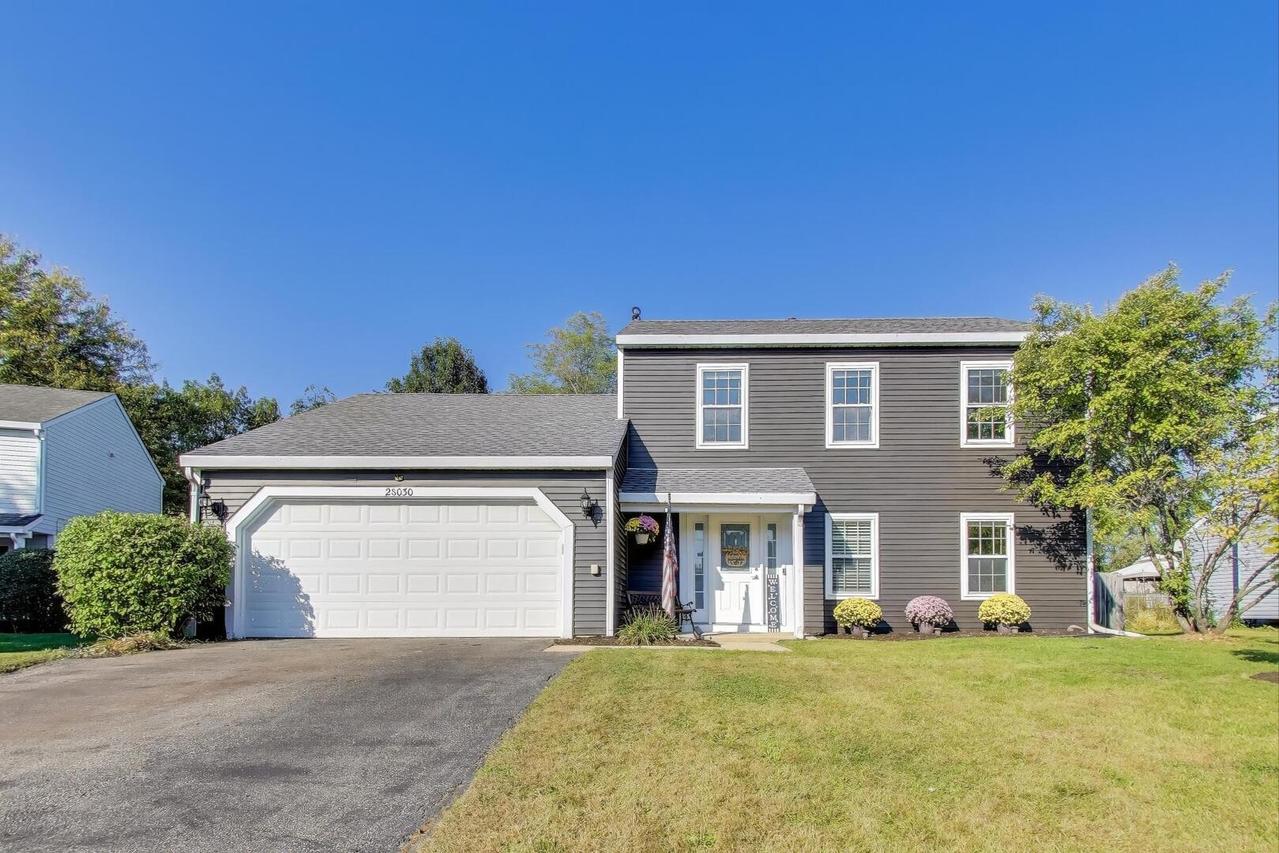 2S030 Essex Ln., Warrenville, IL 60555