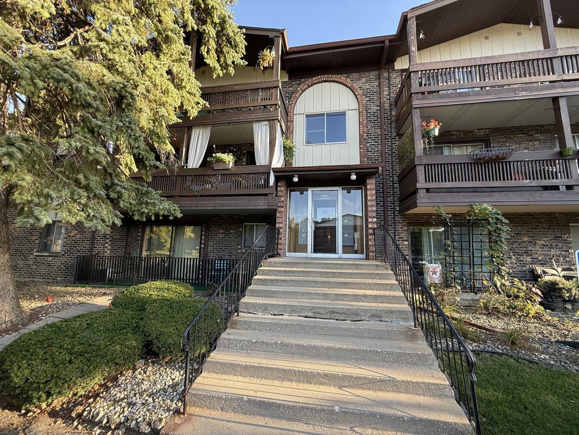 14023 Gail Ln. #403, Crestwood, IL 60418