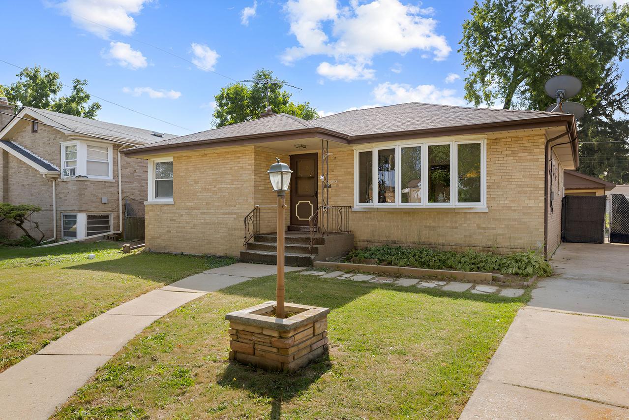 2204 W 14th St., Broadview, IL 60155