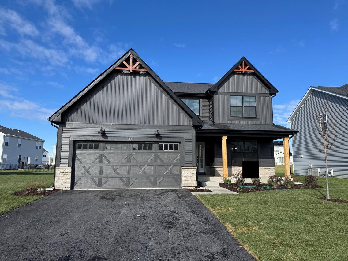 171 Piper Glen Ave., Oswego, IL 60543