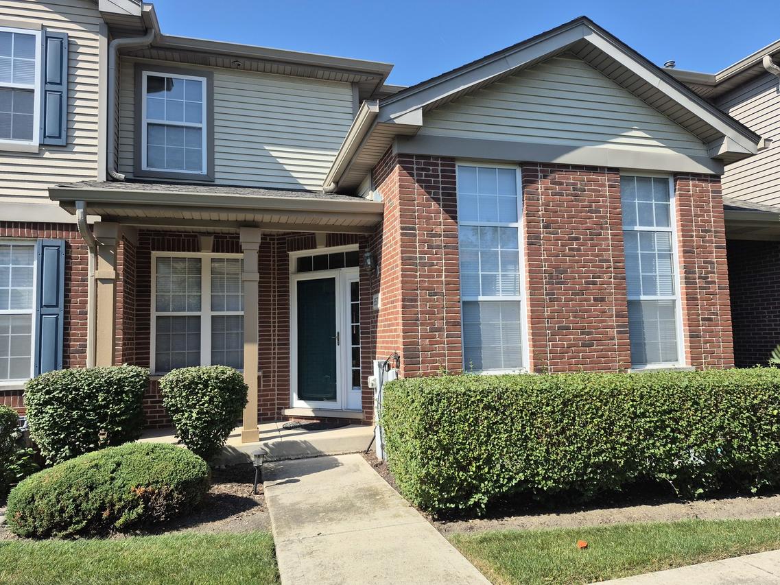 6571 Pine Lake Dr., Tinley Park, IL 60477