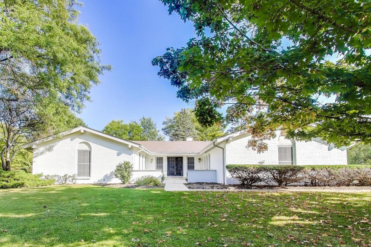 1627 S Ridge Rd., Lake Forest, IL 60045