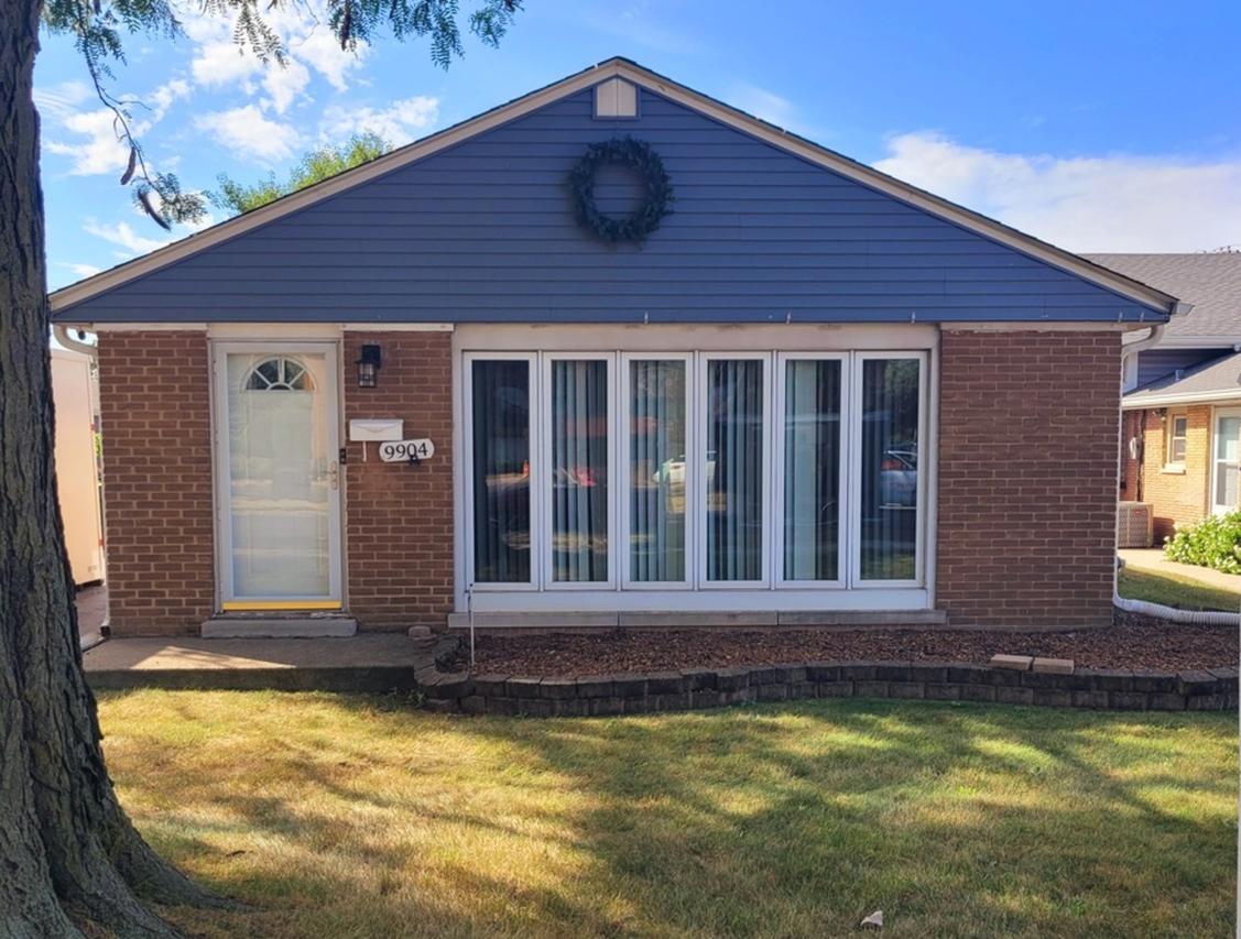 9904 S Cicero Ave., Oak Lawn, IL 60453