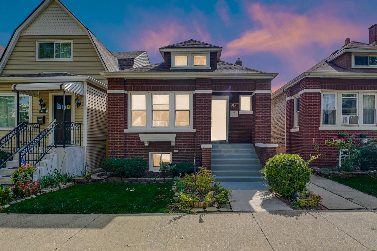 4721 W Warwick Ave., Chicago, IL 60641