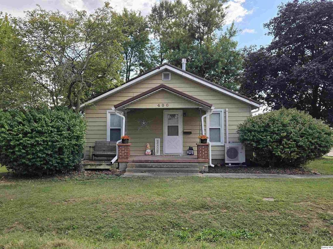 400 E Chestnut St., Mt. Sterling, IL 62353