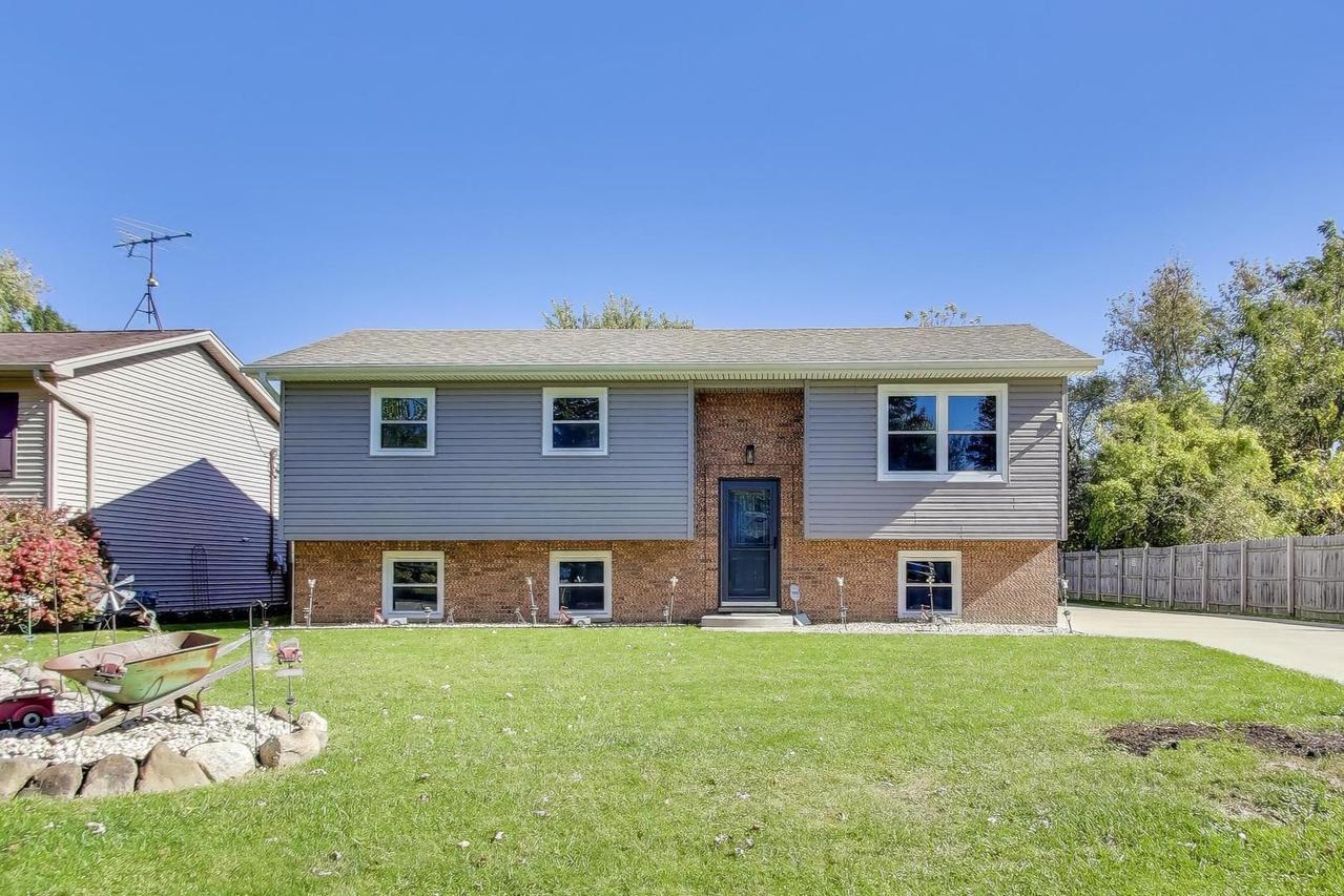 38127 N Northshore Ave., Beach Park, IL 60087