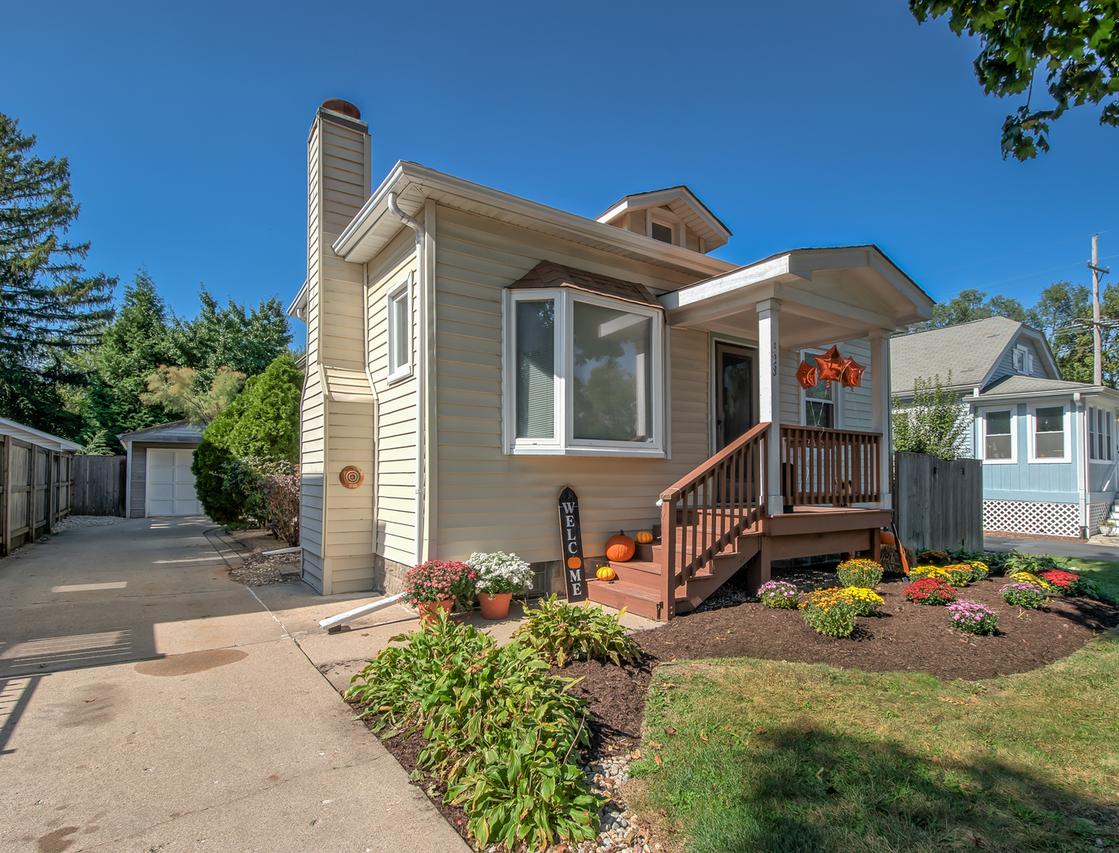 328 S Grace St., Lombard, IL 60148