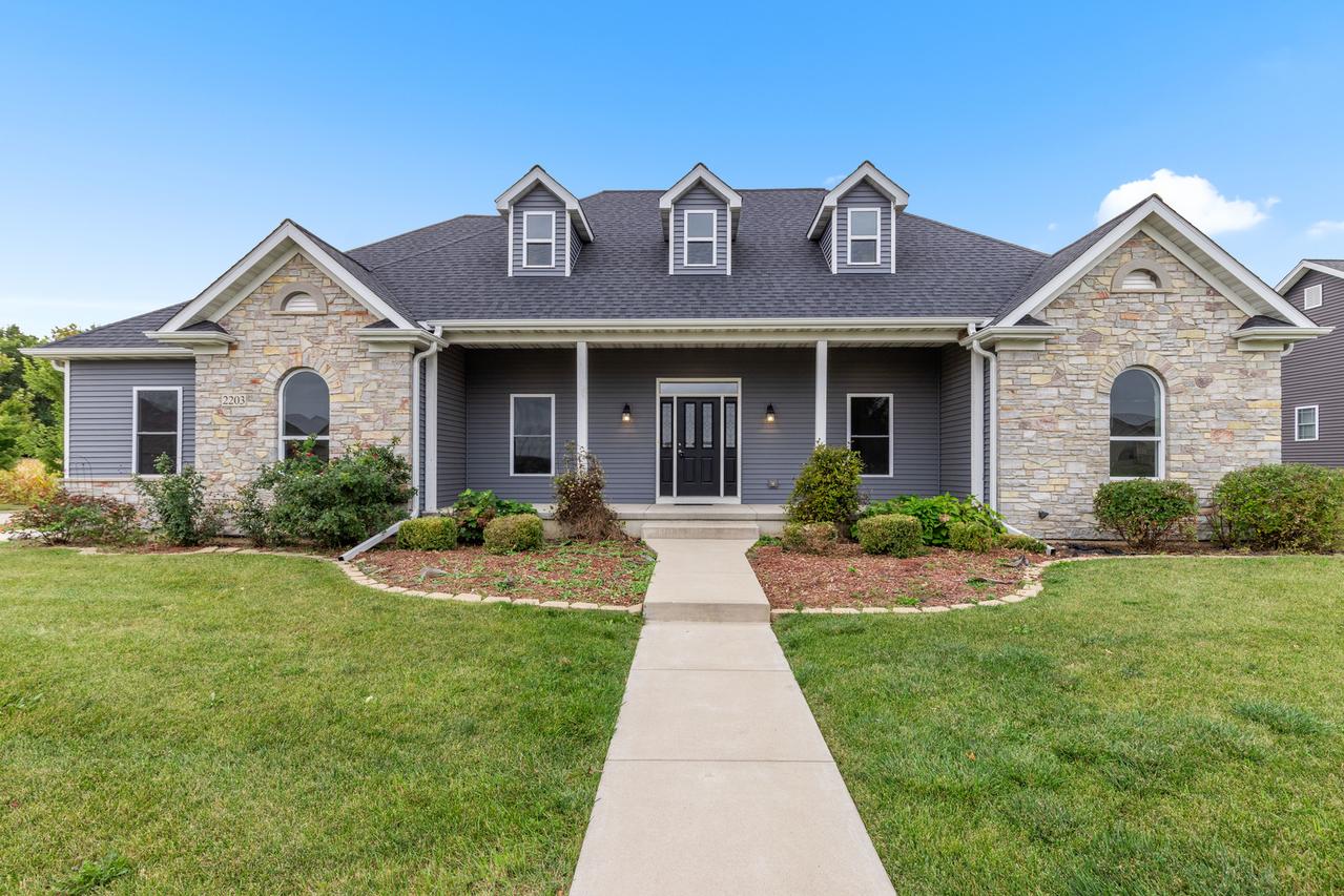 2203 Wickford Ln., Sycamore, IL 60178