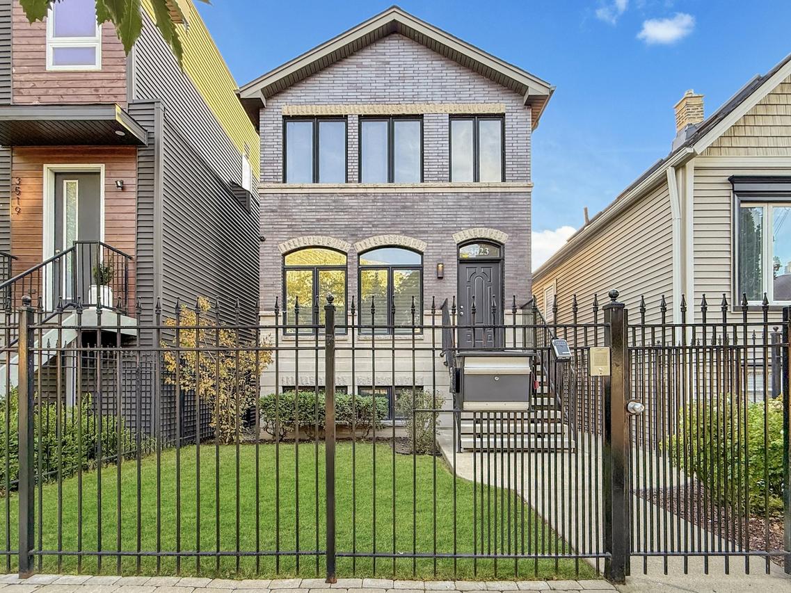 3523 W Wolfram St., Chicago, IL 60618