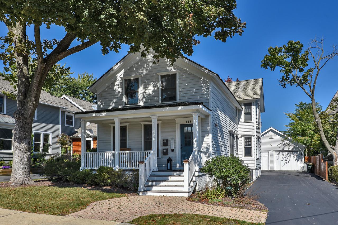 148 W Station St., Barrington, IL 60010
