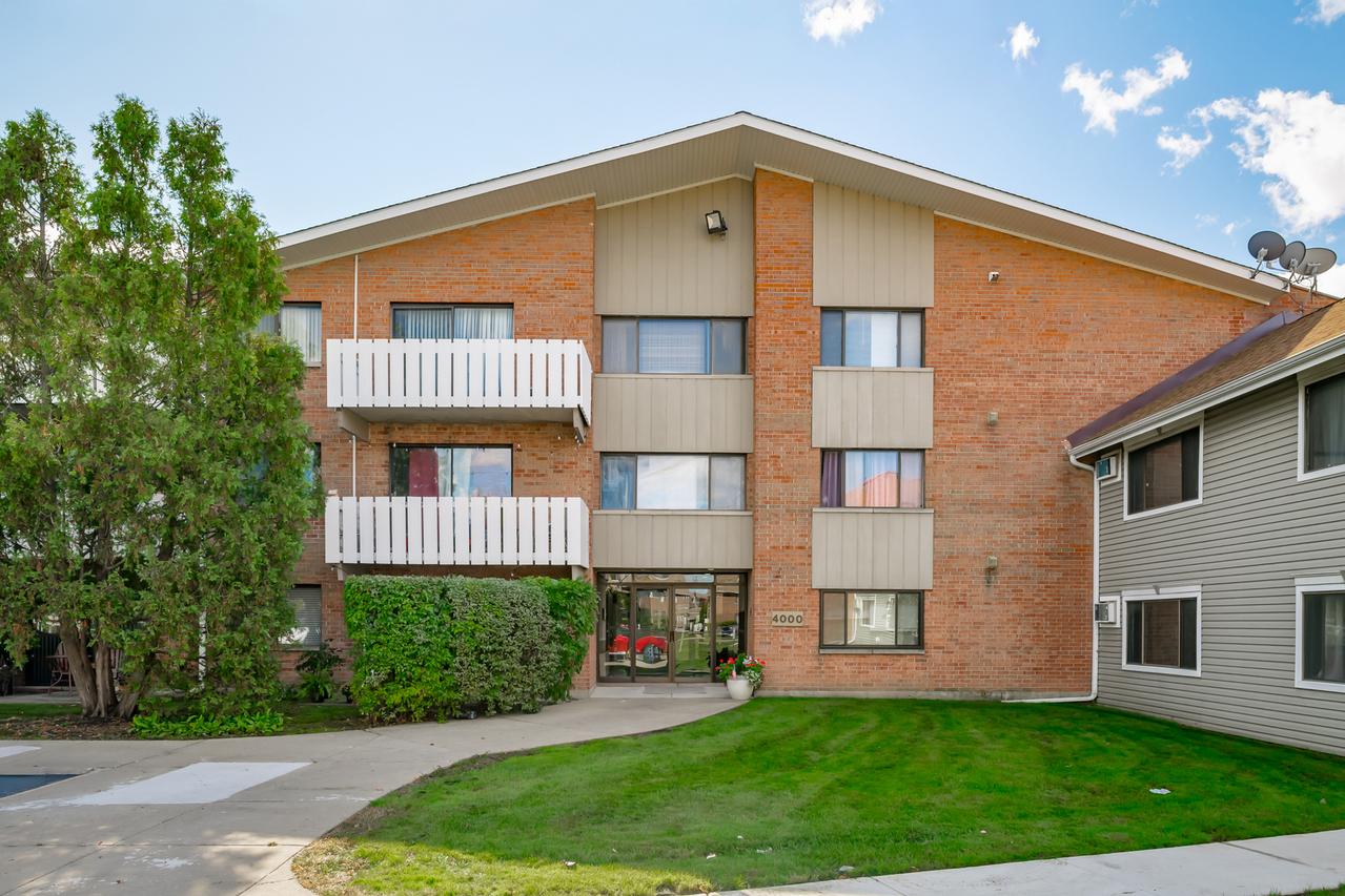 4000 Bayside Dr. #205, Palatine, IL 60074