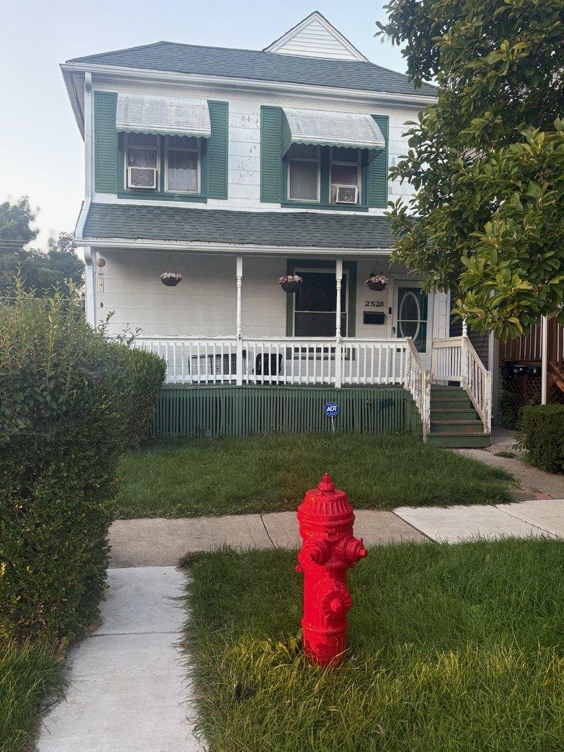 2528 Cochran St., Blue Island, IL 60406