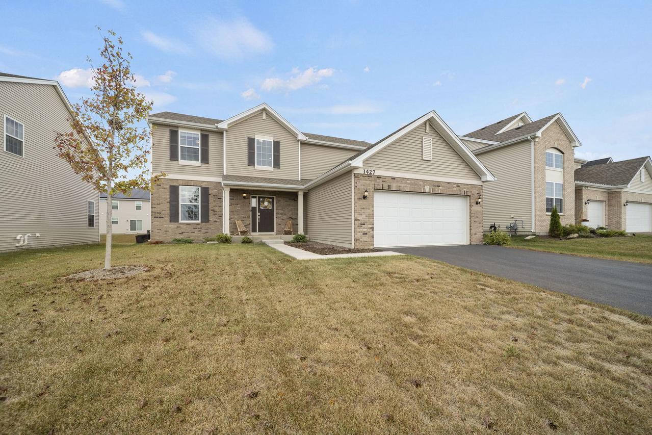 1427 Garfield Dr., Elburn, IL 60119