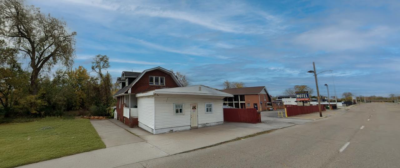 6814 State St., East St. Louis, IL 62203