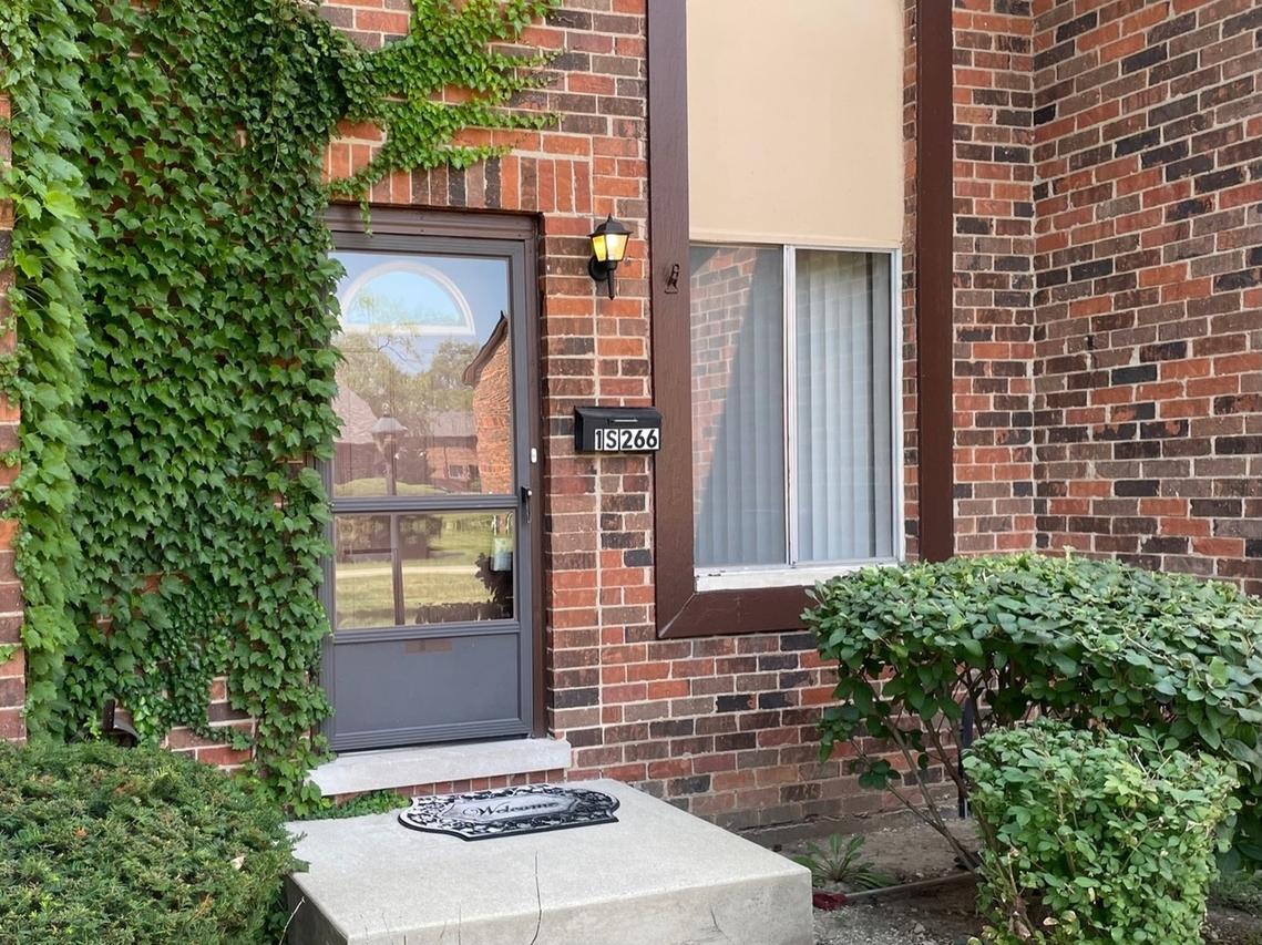 1S266 Dillon Ln., Villa Park, IL 60181