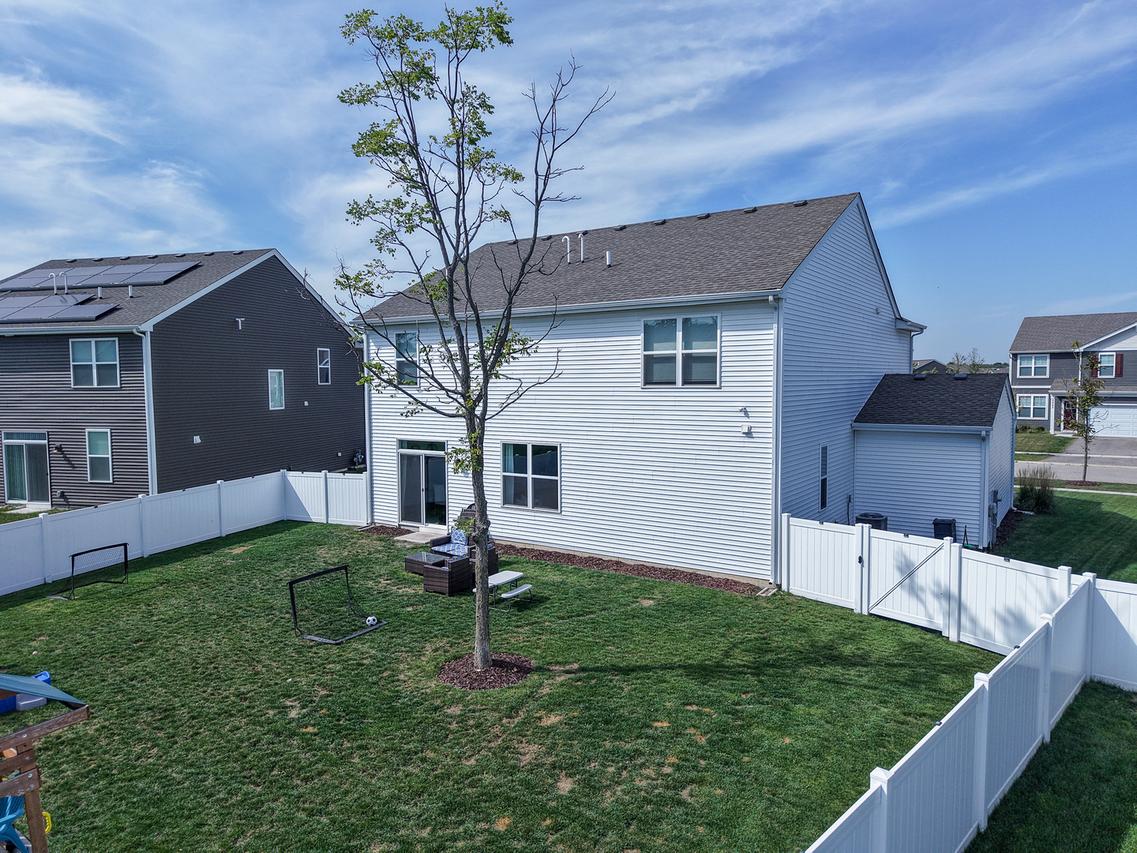 2020 Magnolia Ln., Wonder Lake, IL 60097