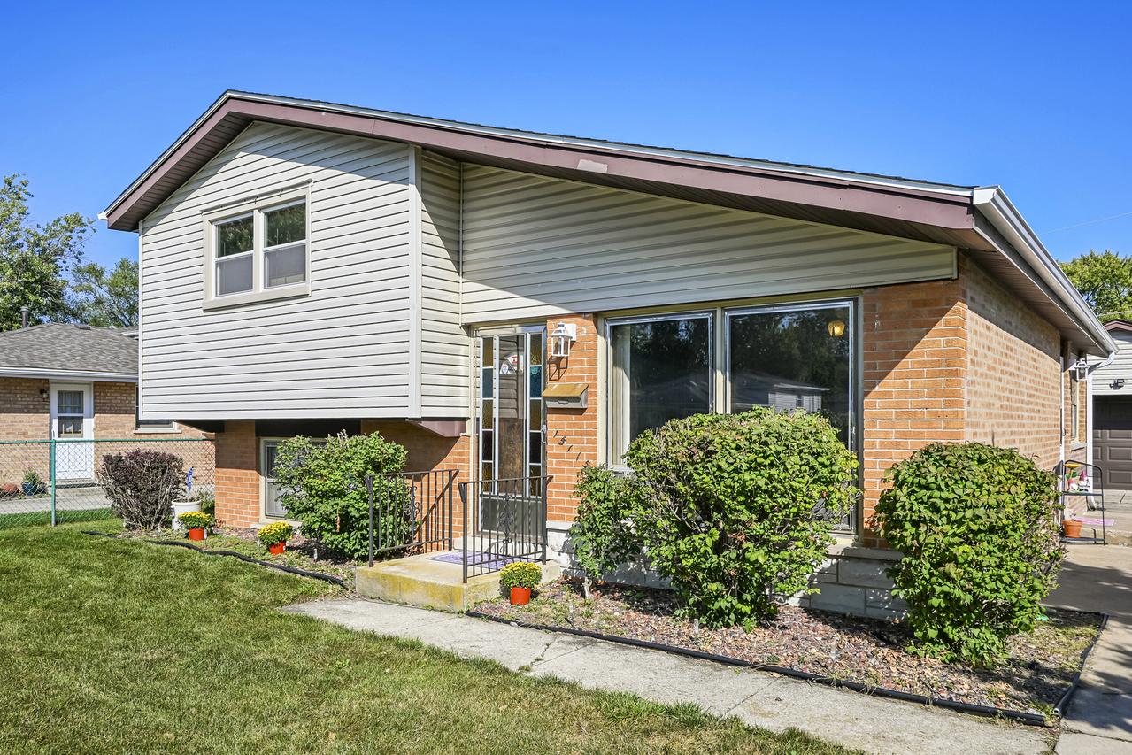 15115 Springfield Ave., Midlothian, IL 60445