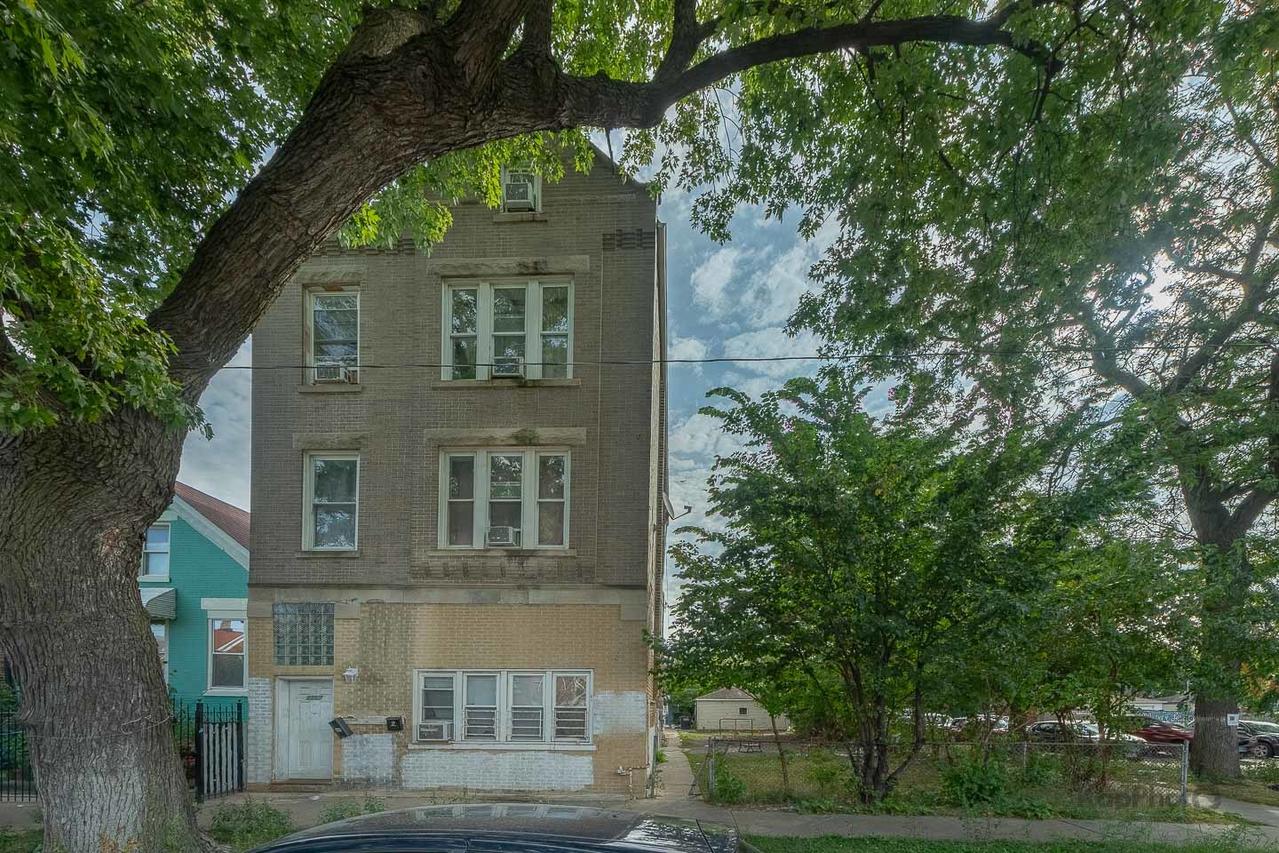 2757 S Homan Ave., Chicago, IL 60623