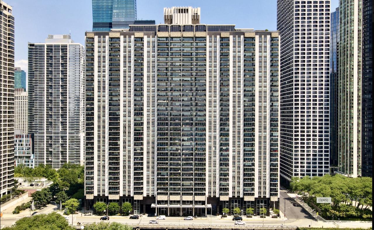 400 E Randolph St. #1016, Chicago, IL 60601