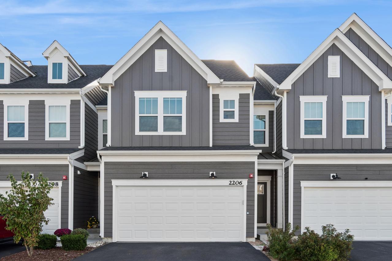 2206 Weatherbee Ln., Naperville, IL 60563
