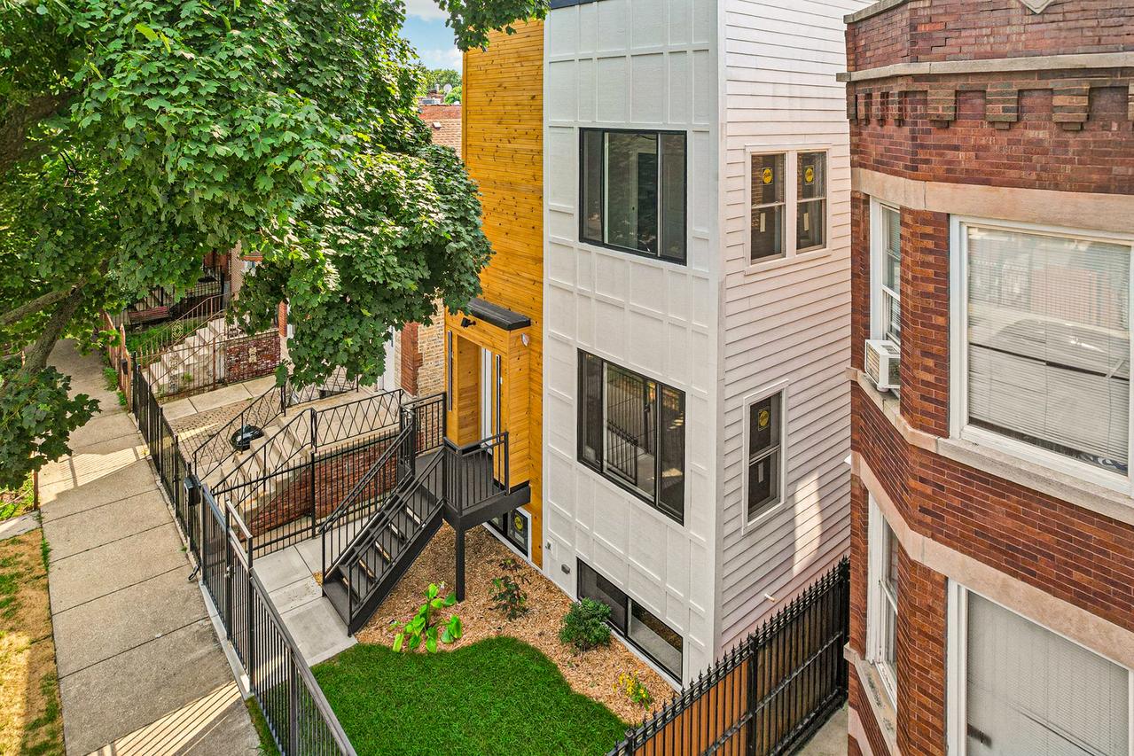 932 N Monticello Ave., Chicago, IL 60651