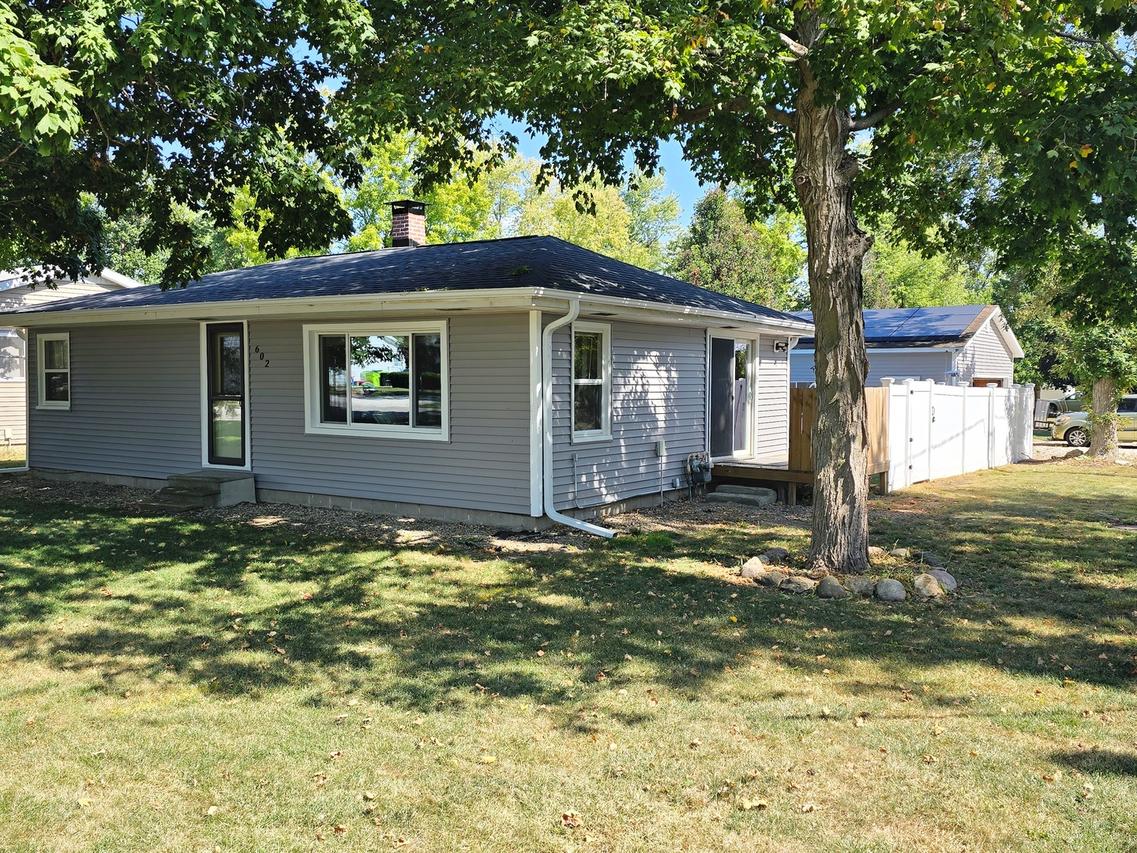 602 N 4th Ave., Chenoa, IL 61726