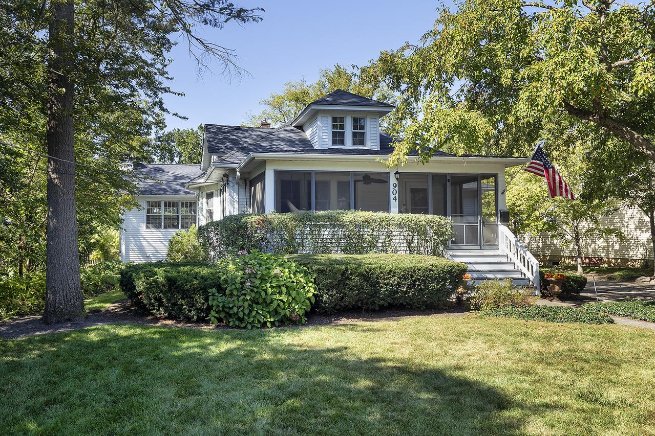 904 Forest Ave., Deerfield, IL 60015