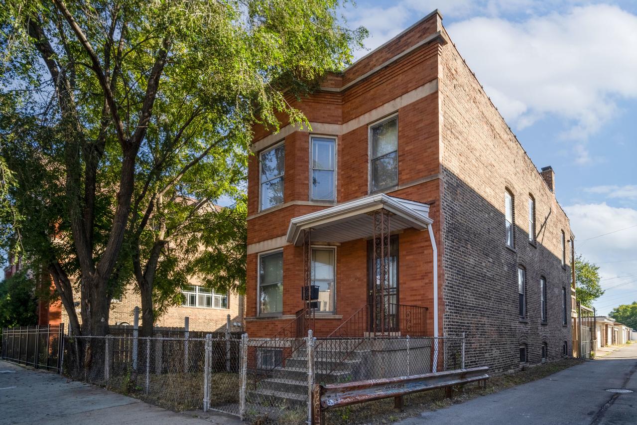 2243 S Damen Ave., Chicago, IL 60608