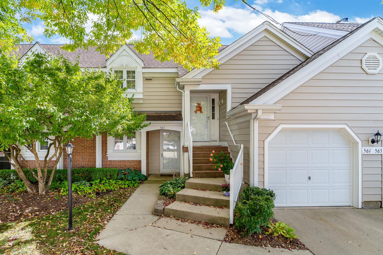 561 Parkview Ter., Buffalo Grove, IL 60089